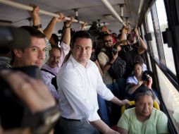 Sandoval Díaz estuvo acompañado de sus colaboradores, reporteros y camarógrafos.  /