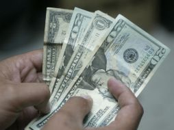 El dólar libre aumenta ocho centavos respecto al cierre de la jornada previa. ARCHIVO /