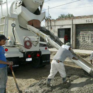 Pavimentarán 15 tramos viales en colonias tapatías con rezago