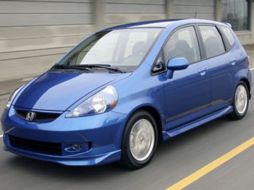 Para cuando un auto eléctrico deja la fábrica, ya lleva a cuestas casi 13 mil 500 kgs de emisiones de dióxido de carbono. ARCHIVO /