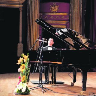 Todos quieren a Lomelín