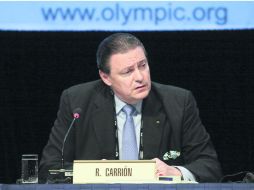 Richard Carrión compite por el puesto que deja Jacques Rogge en septiembre ante candidatos de Alemania, Singapur, Taiwán y Ucrania. AP /