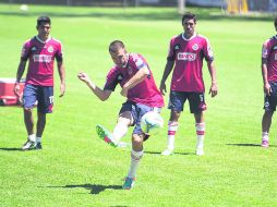 Seguidores de Chivas han criticado a la directiva del equipo por la falta de compromiso con un proyecto a largo plazo. EL INFORMADOR /