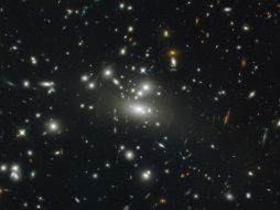 El comienzo del encuentro galáctico ha desencadenado una frenética actividad de formación de estrellas. EFE /