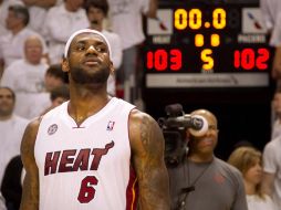 LeBron James sigue cosechando buenas actuaciones en la NBA. AP /