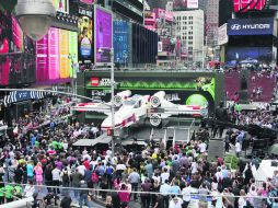CAPTA MIRADAS. La escultura sorprendió a residentes y visitantes que no dudaron en captarla en una foto. AP /