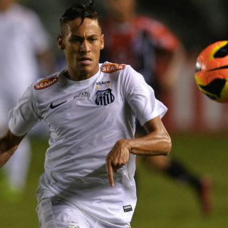 Santos confirma decisión de vender a Neymar