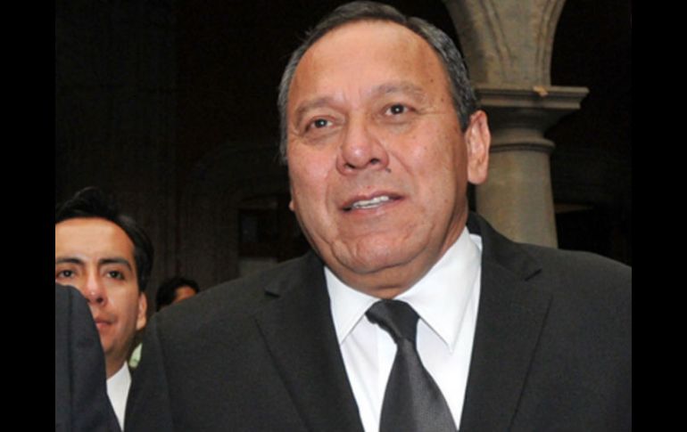 Jesús Zambrano dice que los representantes de la socialdemocracia alentan a los perredistas a mantenerse en la misma vía. NTX /