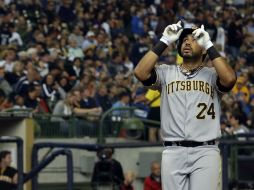 El antesalista dominicano Pedro Álvarez conecta par de cuadrangulares para los Piratas. AP /