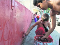 Colonia Echeverría. Vecinos renuevan el Parque Lineal en el canal de la calle Luis Covarrubias. EL INFORMADOR /