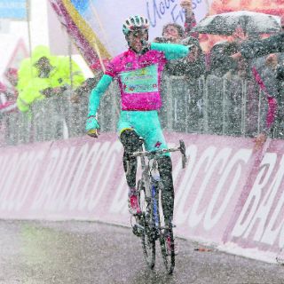 Nibali vence en las Tres Cimas de Lavaredo y ratifica el liderato