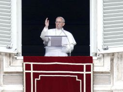 El Papa aseguró que piensa en los dolores de hombres y mujeres que son explotados por muchas mafias. EFE /