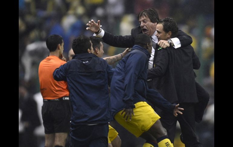 Miguel Herrera, técnico del América, es el timonel mexicano número 18 en ser campeón en torneos cortos del futbol nacional. AFP /