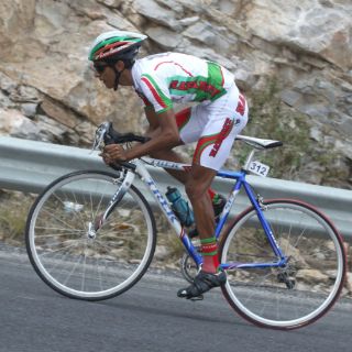 Jalisco se impone en lucha y ciclismo
