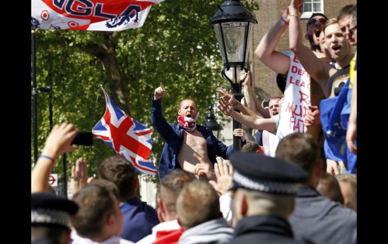 Portaron pancartas con lemas como ''Sangre en vuestras manos'' y ''Reino Unido RIP''. AP /