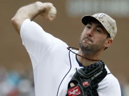 Justin Verlander confirma su gran poder desde el montículo al retirar a 13 bateadores rivales por la vía del ponches. AFP /
