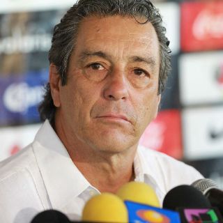 Aficionados de Cruz Azul piden a Tomás Boy