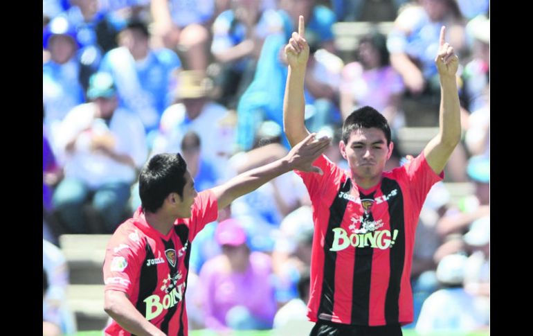 Continuará la plaza en tuxtla. Luis Loroña (derecha) festeja un gol del ''anterior'' equipo de Chiapas, Jaguares. MEXSPORT /