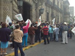 Alrededor de 100 personas del grupo Central Campesina Cardenista exigen apoyo a vivienda.  /