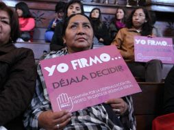 Las manifestantes piden frenar la violencia sexual y también respetar su decisión de terminar un embarazo producto de una violación. EFE /