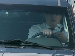 Se prohíbe escribir textos en teléfono o tableta con la intención de mejorar la seguridad de los conductores de vehículos. ARCHIVO /