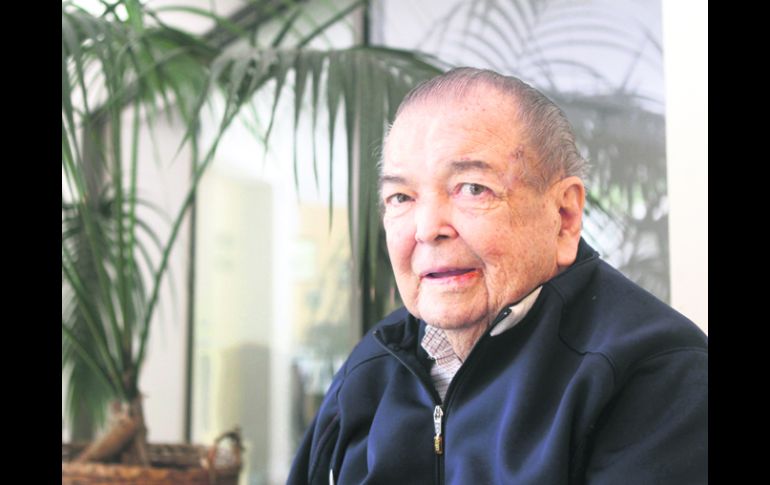 Con 84 años de edad, Eduardo Martínez Güitrón tuvo, entre otros cargos, el de director de la Cruz Roja Guadalajara hasta 1987. EL INFORMADOR /