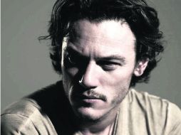 En la oscuridad. Evans protagonizará la nueva versión de Drácula, un filme dirigido por Gary Shore. ESPECIAL /