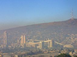 Se planea reducir un 3% la emisión de contaminantes en los primeros dos años de la campaña. ARCHIVO /