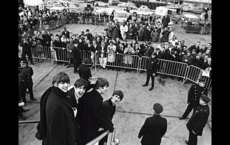 Starr escribió los textos que acompañan las fotografías, mismas que relatan historias de la época de The Beatles. ARCHIVO /