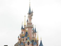 Una explosión se da en el parque de diversiones Disneylandia, y un vendedor es arrestado como posible sospechoso. ARCHIVO /