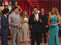 ''México Baila'' estará bajo la conducción de Rafael Araneda y la cubana Raquel Bigorra (d). SUN /