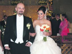 Los recién casados. Ricardo Fernández y Marilú Negrete.  /