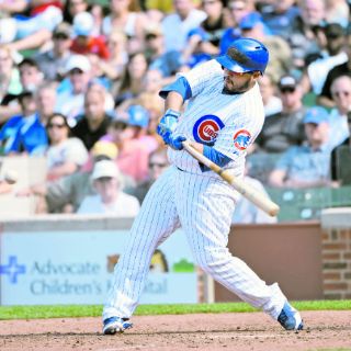 Dioner Navarro saca su cañón ante los vecinos