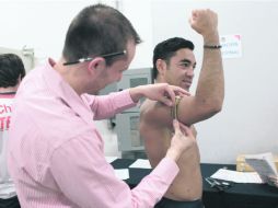 Marco Fabián se somete a los exámenes médicos que le realizaron a todos los jugadores de Chivas, desde el lunes. EL INFORMADOR /