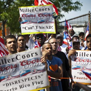 Protesta logra retirar la bandera boricua de las latas de cerveza