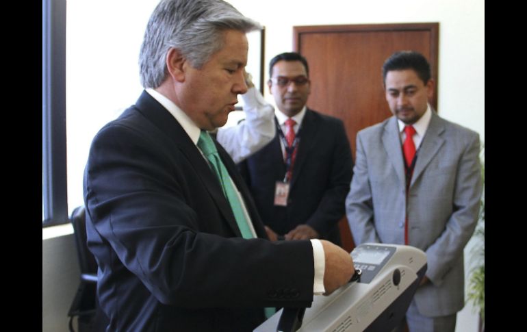 Destacan que la prioridad es brindar más seguridad a los usuarios del aeropuerto. EFE /