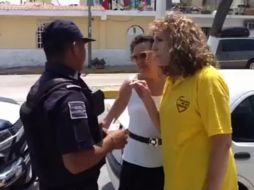 En un nuevo video difundido en internet, se observa Beristain discutiendo con policías municipales de Quintana Roo. ESPECIAL /