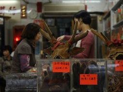 Desde entonces está prohibida en China la producción de bolsas con un grosor inferior a los 0.025 milímetros. EFE /