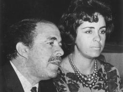 Tin Tan y su esposa, Rosalía Julián de Valdés, durante un evento social. ARCHIVO /