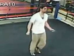 Las imágenes fueron tomadas por las cámaras de seguridad del gimnasio. ESPECIAL /