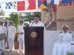 El gobernador Sandoval Díaz dice sentir un gran honor por estar presente en los festejos de la Marina.  /