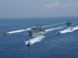 El Presidente Enrique Peña Nieto encabeza la ceremonia del Día de la Marina. ESPECIAL /