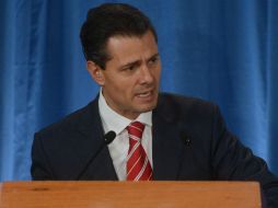 Enrique Peña Nieto dice que es momento de trabajar juntos para llevar al país al puerto de la paz. ARCHIVO /