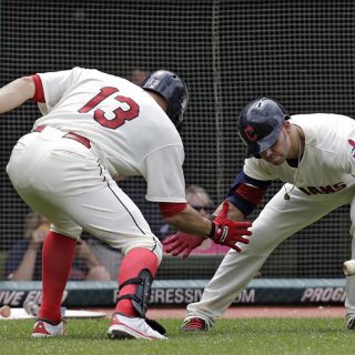 Los Indios someten a los Rays