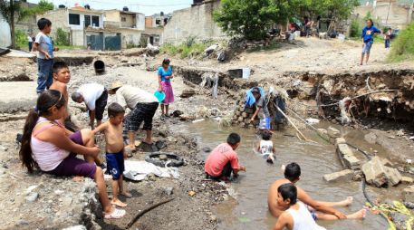 El funcionario municipal comenta que por lo pronto las principales vialidades de Tlaquepaque se encuentran en buen estado. ARCHIVO /