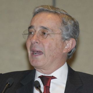 Implican a hijos de ex presidente colombiano en fraude tributario