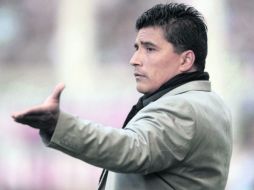 Omar Asad fue confirmado como el DT del equipo de Colomos para el Apertura 2013. ESPECIAL /