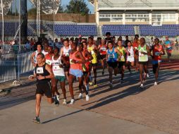 El atleta correrá 20 vueltas a la pista de Managua completando ocho mil 800 días de ejercitarse sin parar. ARCHIVO /