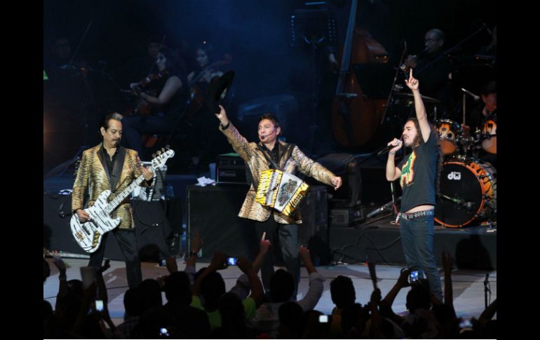 Los Tigres del Norte aseguran que lo que se entre Café Tacvba y ellos, es el comienzo de la unión de su música.  /