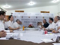 Osorio Chong en la junta con gobernadores de Chiapas, Tabasco, Veracruz, Campeche y Quintana Roo. TOMADA DE @osoriochong  /